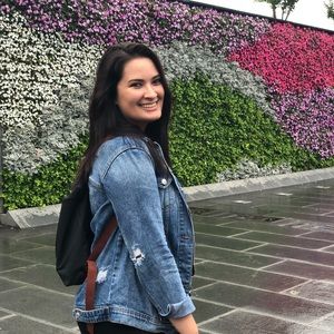 Meet your Posher, Maya